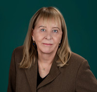 Headshots Leslie L 09-04-2026
